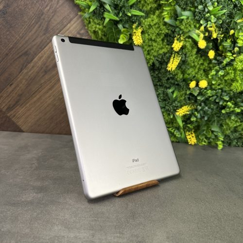 Apple iPad 9.7" (5.gen) 32GB WiFi+4G Használt - Space Gray - 1 év iON Store garanciával