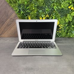   Apple MacBook Air 11" 2015 (256 GB SSD/4GB DDR3/1.6GHz Intel Core i5/Intel HD Graphics 6000/macOS Monterey/Magyar) Használt - Silver