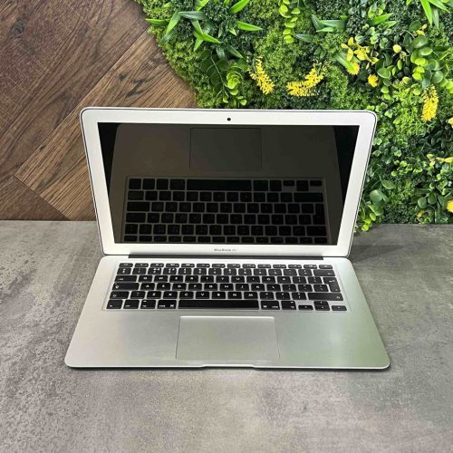 Apple MacBook Air 13" 2015 Early (120GB SSD/4GB DDR3/1.6GHz Intel Core i5/Intel HD Graphics 6000/macOS Monterey/Magyar bill.) Használt - Silver