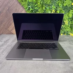  Apple MacBook Air 15" M3 Chip (256 GB SSD/8GB/10 mag/8 mag/macOS Sequoia/Magyar) Újszerű - Space Gray- 1 év iON Store garanciával